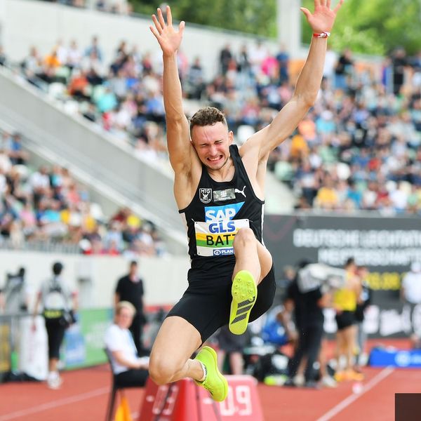 Simon Batz (MTG Mannheim) holt sich mit 7,99 Meter den DM-Titel im Weitsprung