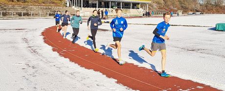 Flotter Cooper auf der freigekehrten Bahn