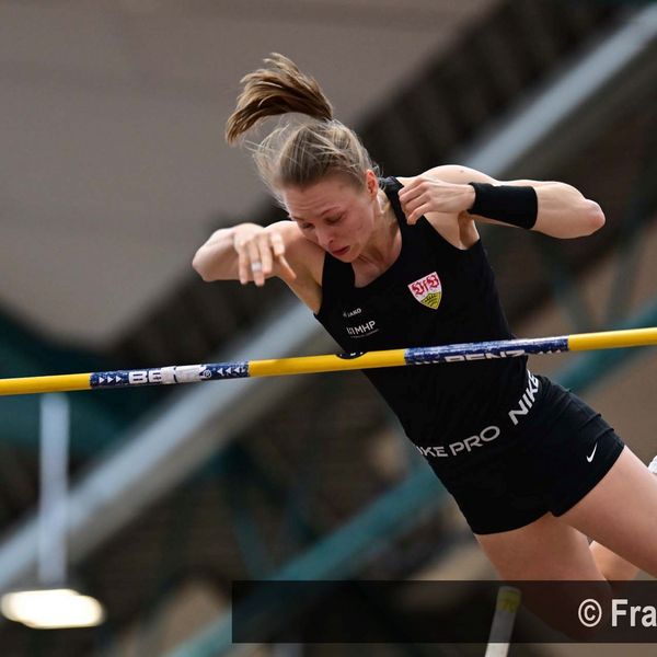 Anjuli Knäsche (VfB Stuttgart) wiederholte ihre PB von 4,55 Metern