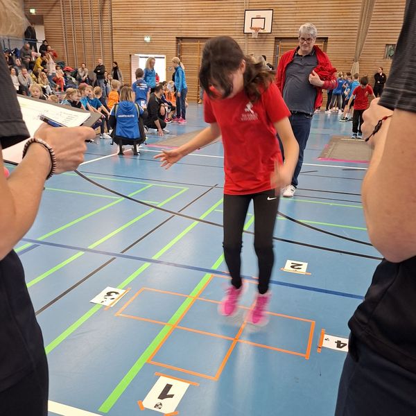 Beim Kreuzsprung ist Koordination gefordert